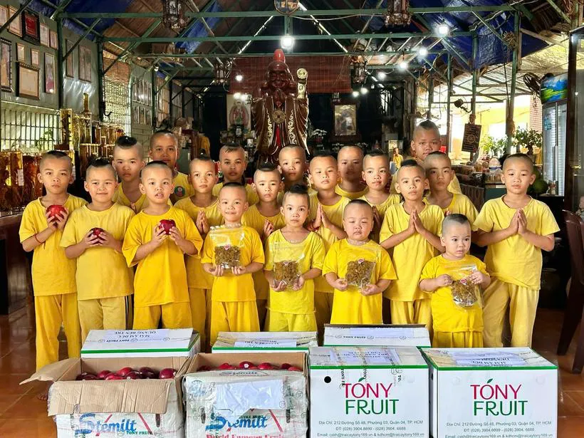 Tony Fruit community support — hospital visits